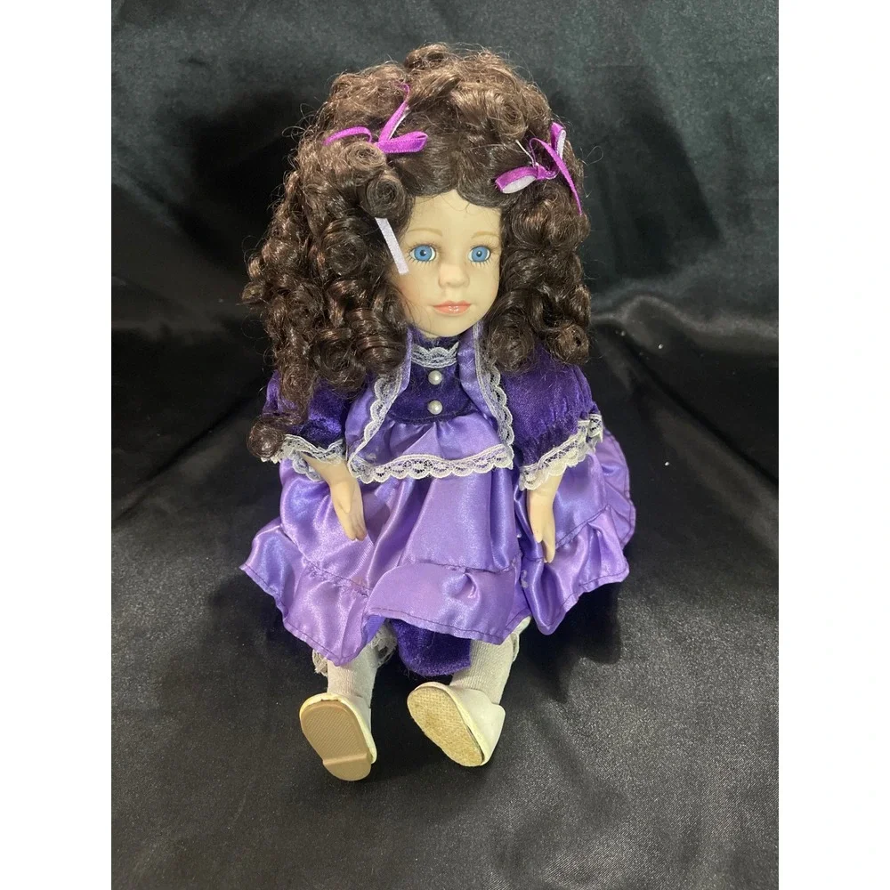 Vintage Musical Porcelain Doll Purple Velvet Lace Dress Brown Curls‎ Blue Eyes